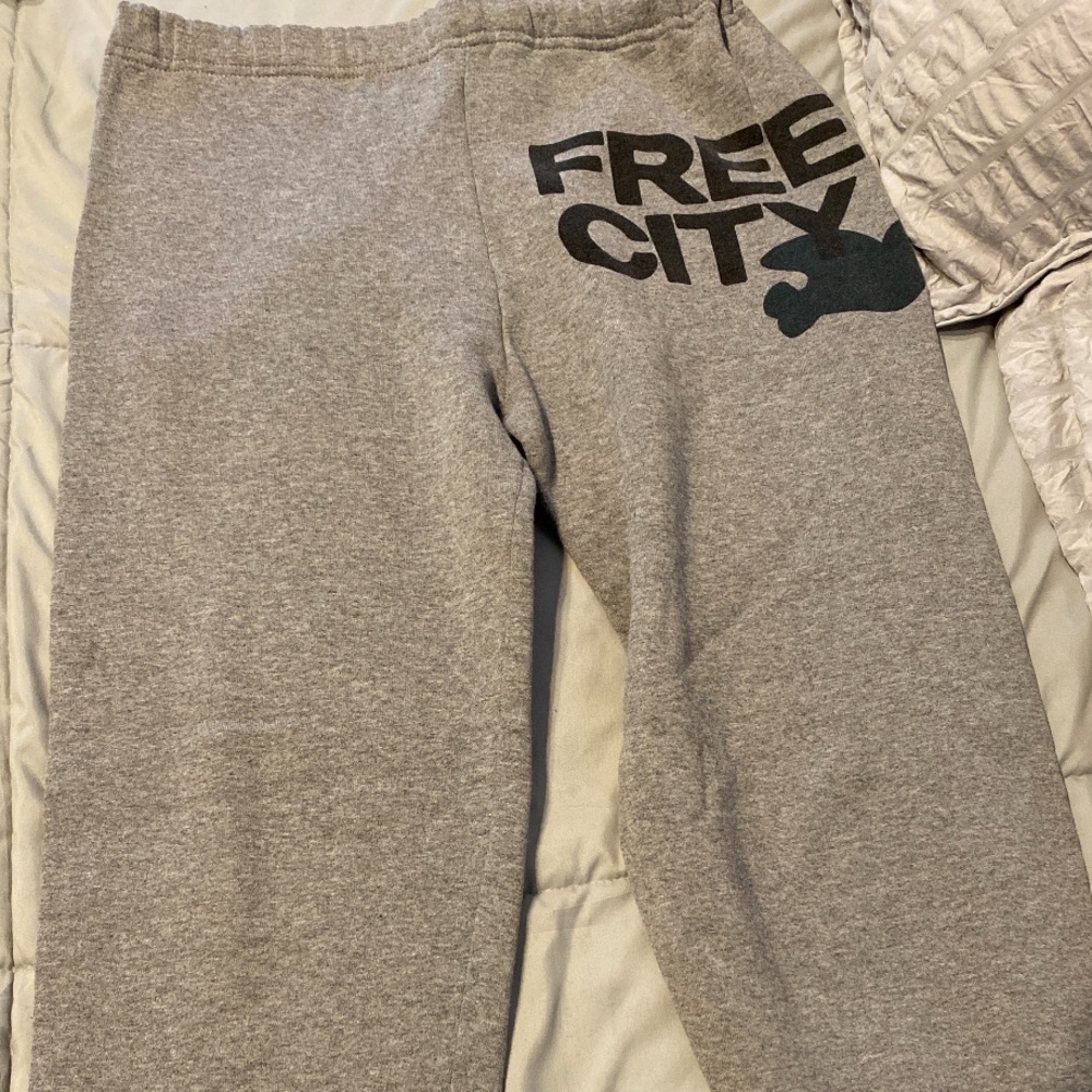FREE CITY SWEATPANTS